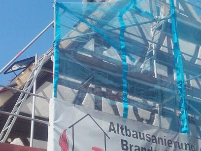 Rückbau und Neuaufbau eines Dachstuhls an Gebäuden